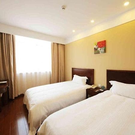 Greentree Inn Shanghai West Huaxia Road Metro Station Express Hotel Buitenkant foto