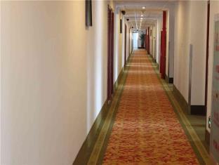 Greentree Inn Shanghai West Huaxia Road Metro Station Express Hotel Buitenkant foto