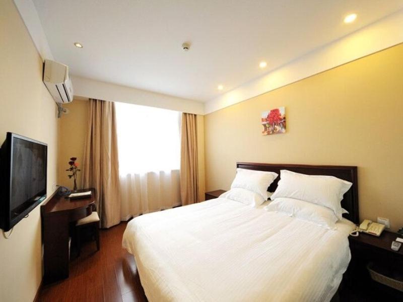 Greentree Inn Shanghai West Huaxia Road Metro Station Express Hotel Buitenkant foto