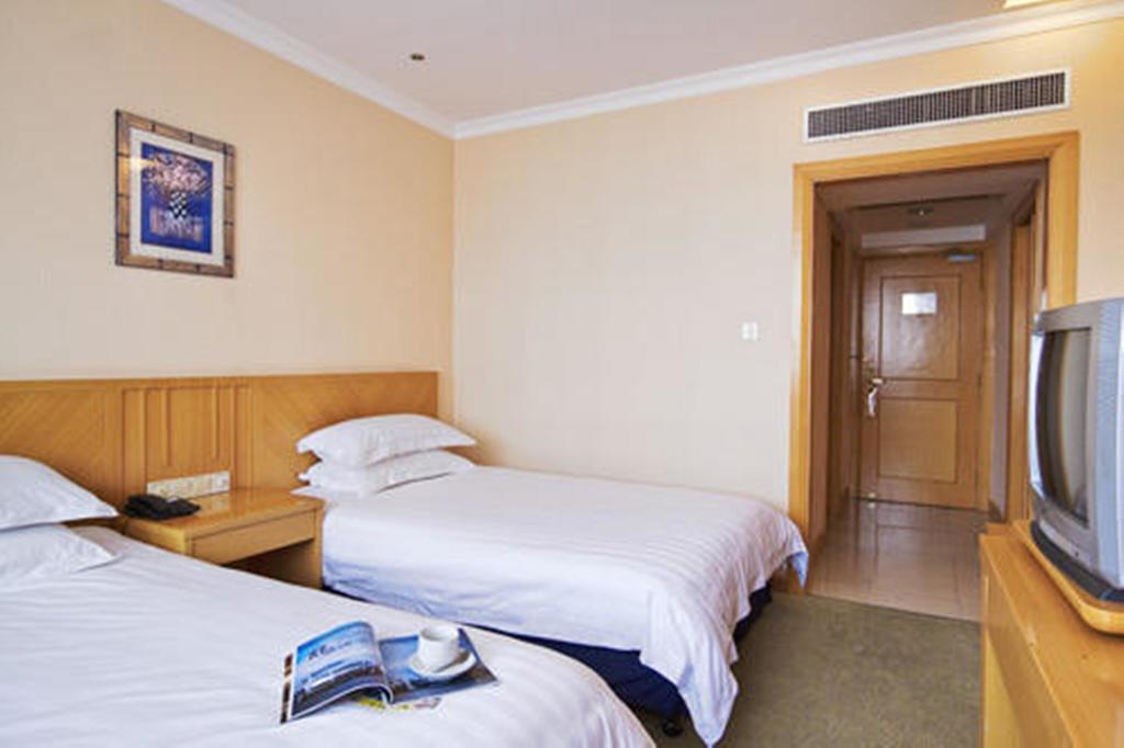 Greentree Inn Shanghai West Huaxia Road Metro Station Express Hotel Buitenkant foto